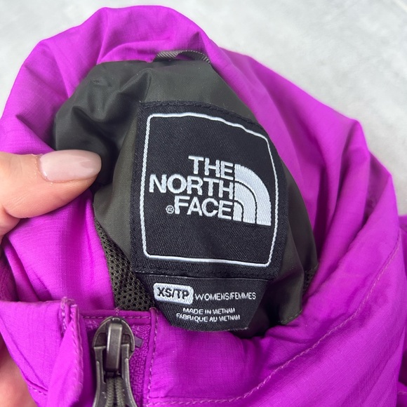 🌈SALE🌈 THE NORTH FACE Lightweight Purple Jacket - Picture 9 of 12